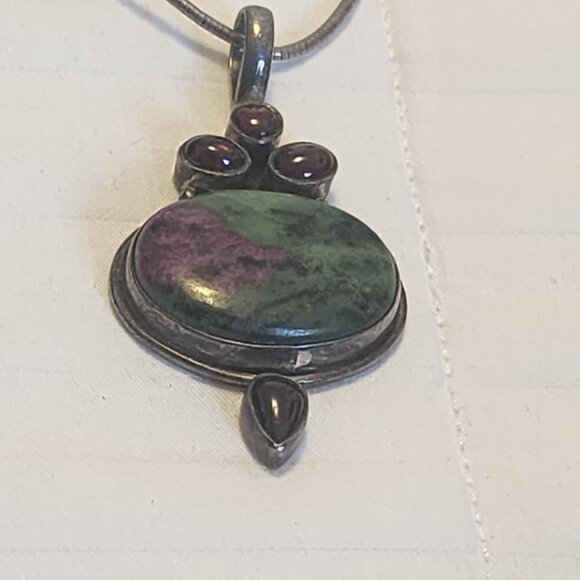Ruby in Zoisite and garnets gemstones large 6 cm pendant 925 necklace - Picture 1 of 4